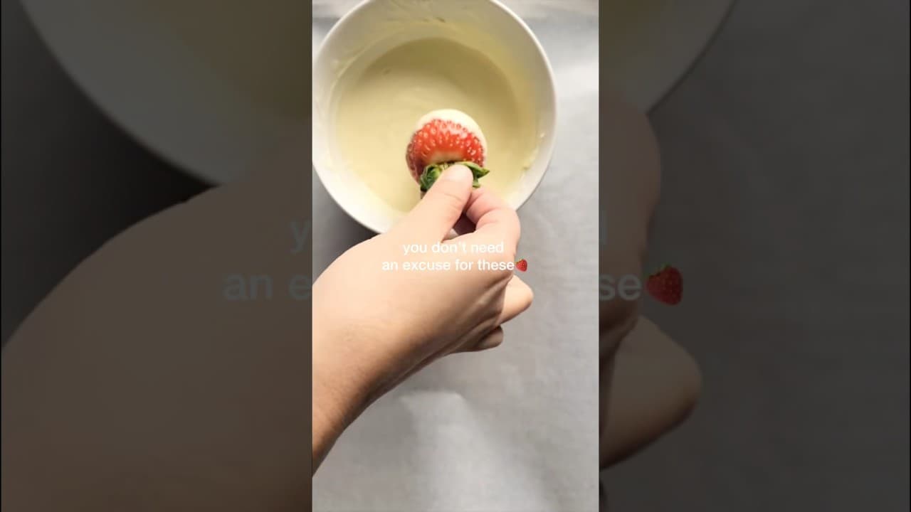 Strawberry season is the special occasion 🍓 #strawberries #chocolatecovered #easydessert