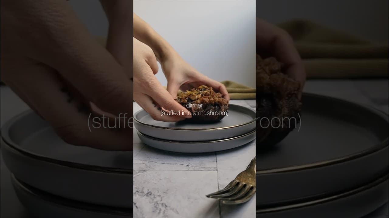 When a mushroom is big enough to be dinner, you stuff it 🍄🔥 #stuffedmushrooms #dinnerideas #food